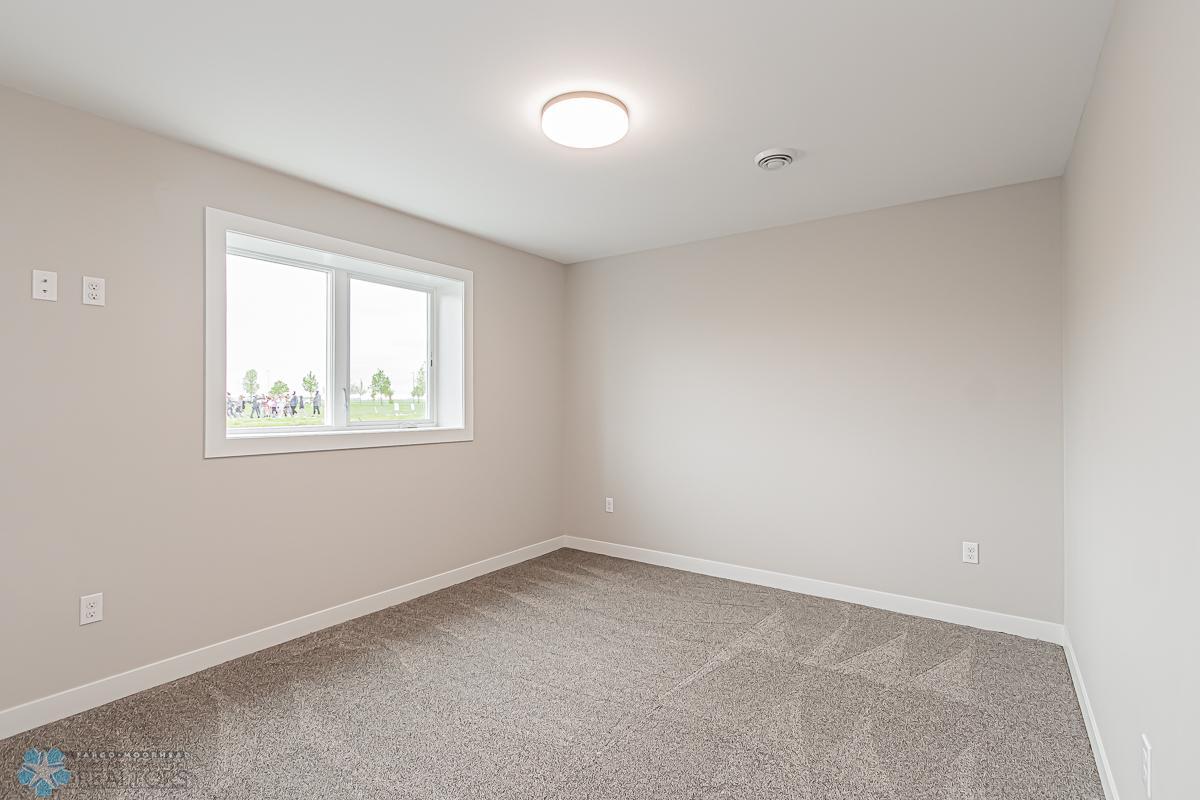 2224 44th St S, Moorhead, MN 56560-29.jpg