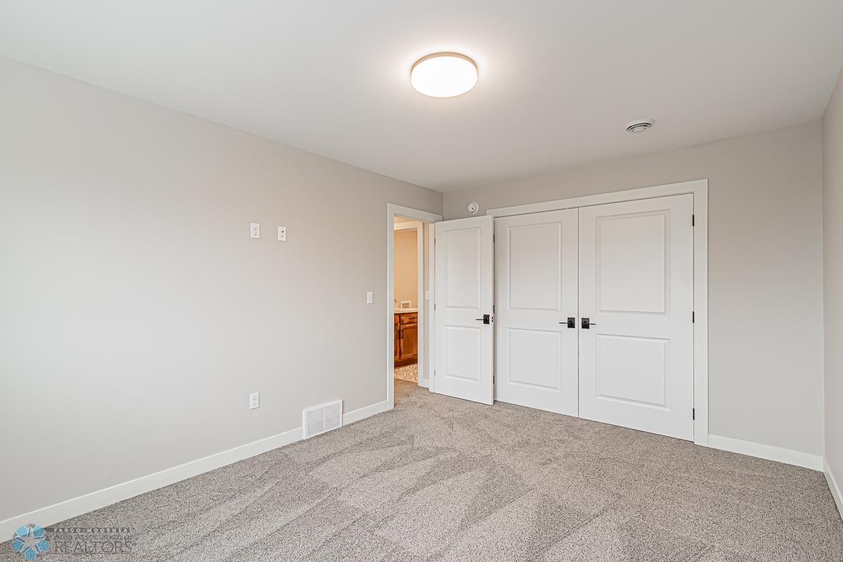 2224 44th St S, Moorhead, MN 56560-28.jpg