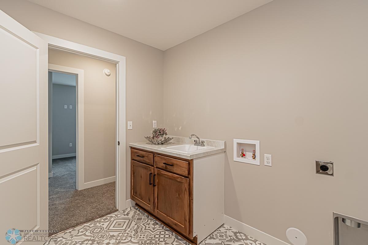 2224 44th St S, Moorhead, MN 56560-32.jpg