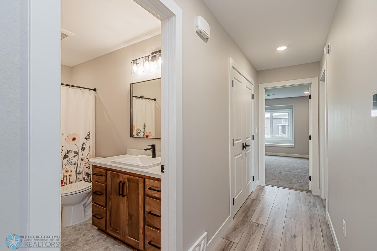 2224 44th St S, Moorhead, MN 56560-12.jpg