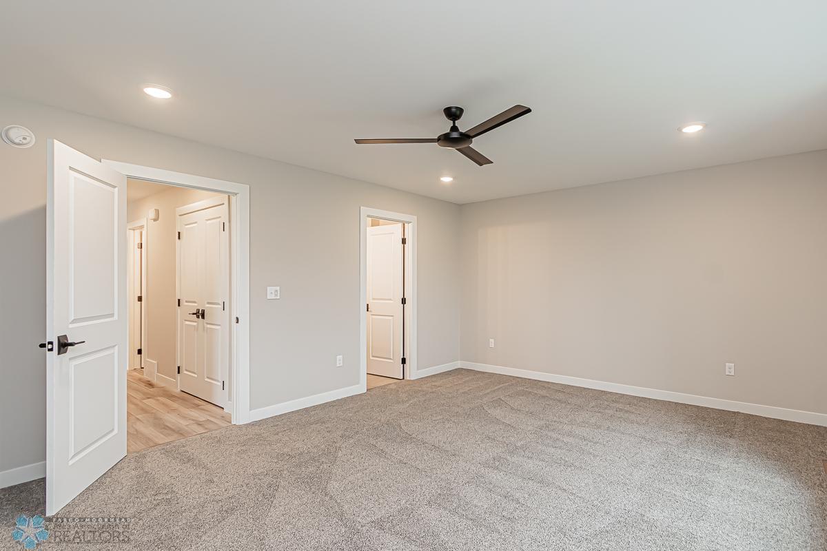 2224 44th St S, Moorhead, MN 56560-14.jpg