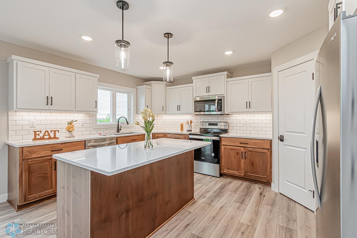 2224 44th St S, Moorhead, MN 56560-11.jpg
