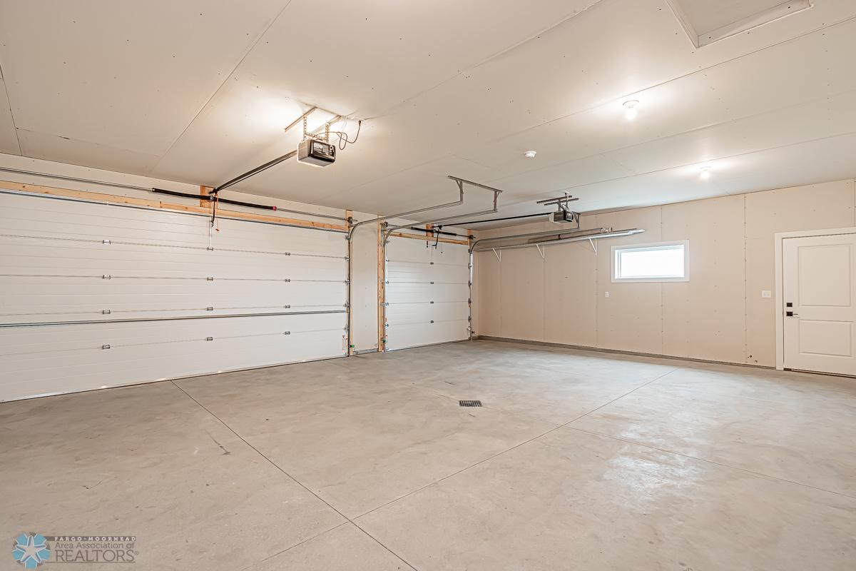 2224 44th St S, Moorhead, MN 56560-39.jpg