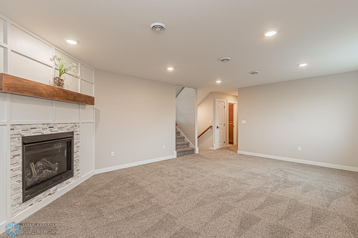 2224 44th St S, Moorhead, MN 56560-25.jpg