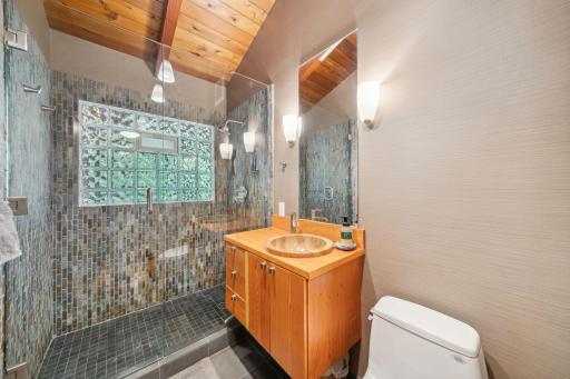 310/312 N Cove Road, Hudson, WI 54016