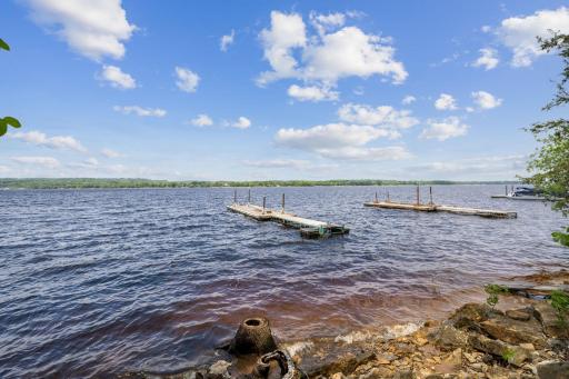 310/312 N Cove Road, Hudson, WI 54016