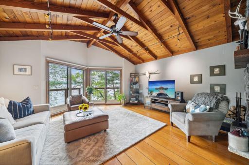310/312 N Cove Road, Hudson, WI 54016