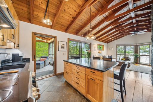 310/312 N Cove Road, Hudson, WI 54016