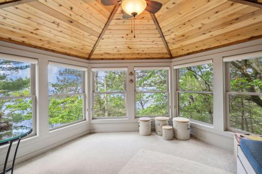 310/312 N Cove Road, Hudson, WI 54016