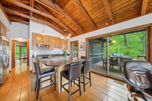 310/312 N Cove Road, Hudson, WI 54016