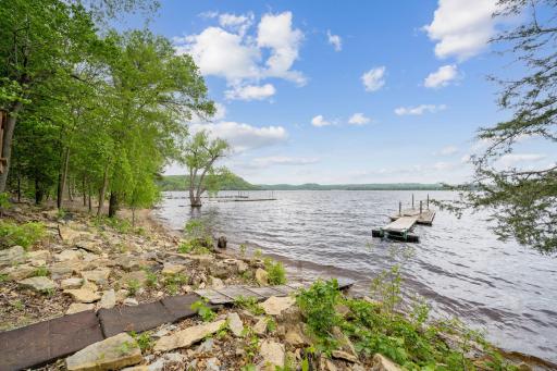 310/312 N Cove Road, Hudson, WI 54016