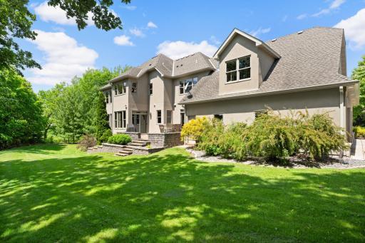 What a lush, green and private outdoor space.