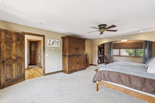 8640 Kelzer Pond Drive, Victoria, MN 55386