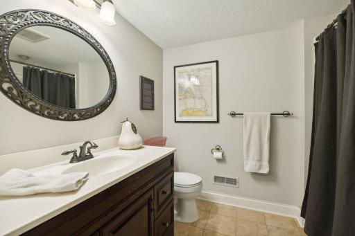 261 Ridgeview Drive, Wayzata, MN 55391