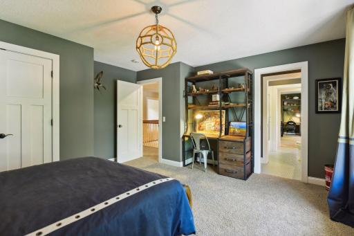 261 Ridgeview Drive, Wayzata, MN 55391