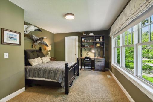 261 Ridgeview Drive, Wayzata, MN 55391