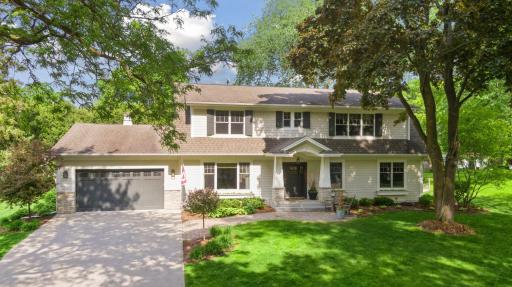 261 Ridgeview Drive, Wayzata, MN 55391