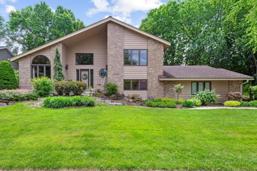 17005 Weston Bay Road, Eden Prairie, MN 55347