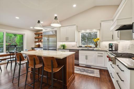 7715 Stonewood Court, Edina, MN 55439