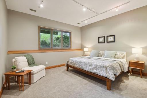 7715 Stonewood Court, Edina, MN 55439
