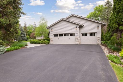 7715 Stonewood Court, Edina, MN 55439