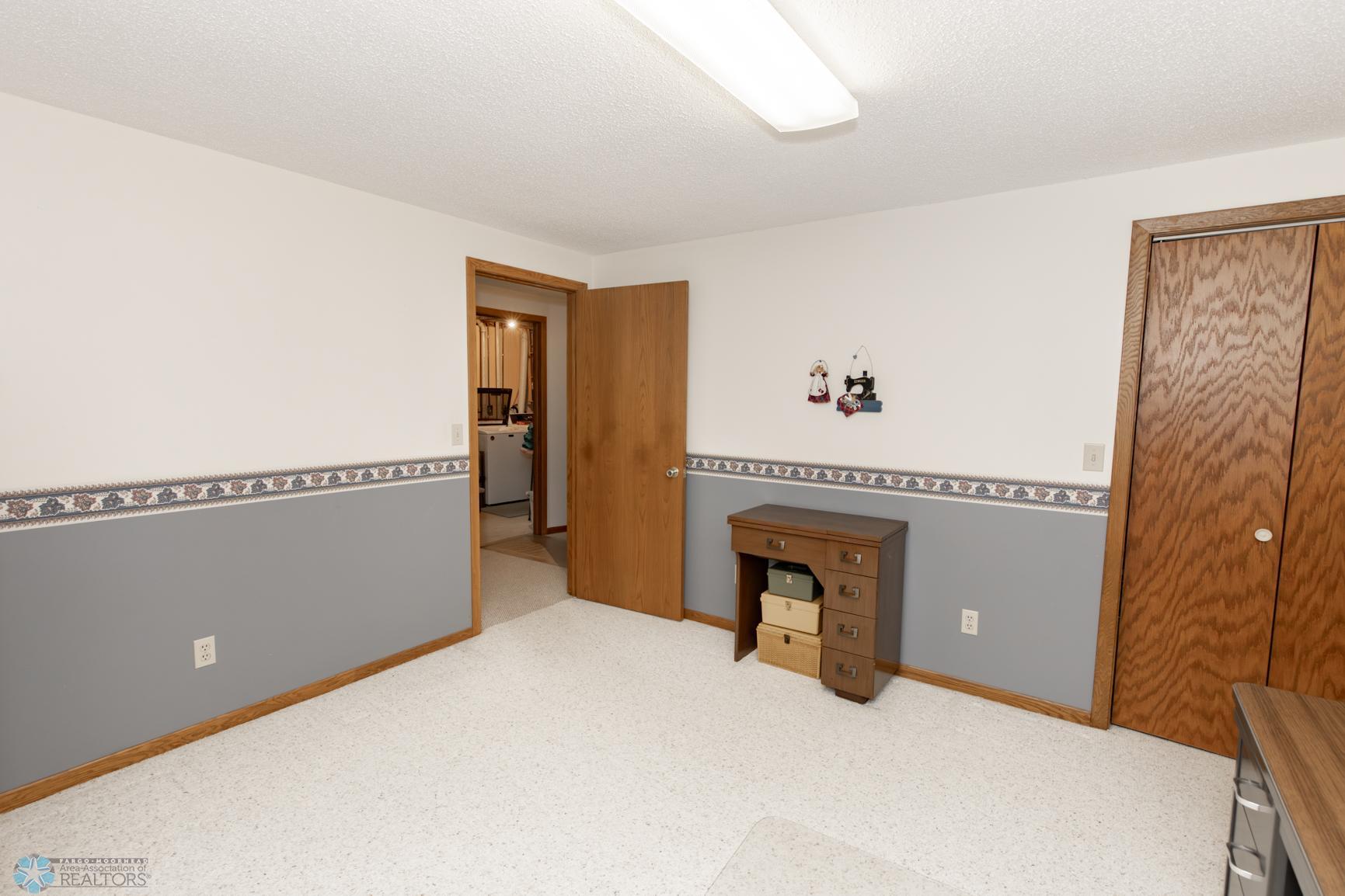 Basement-bedroom#4
