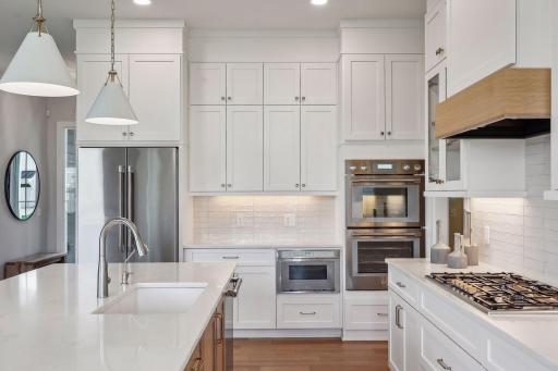 17040 46th Avenue N, Plymouth, MN 55446