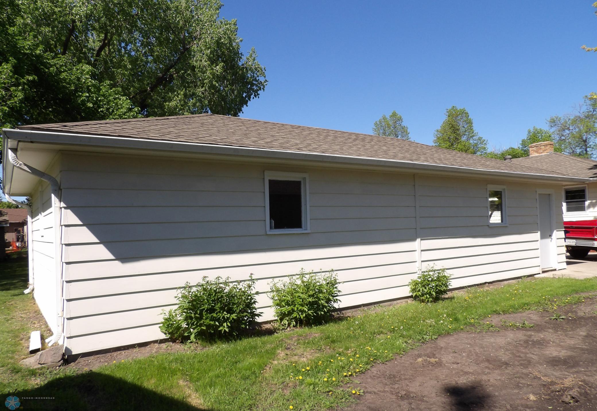 garage side.JPG