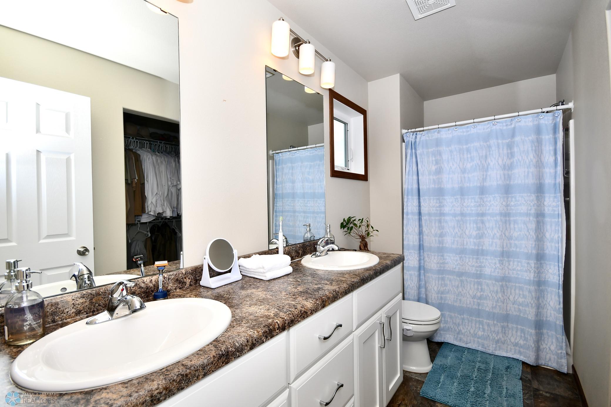 Master Bathroom w/Dual Vanity