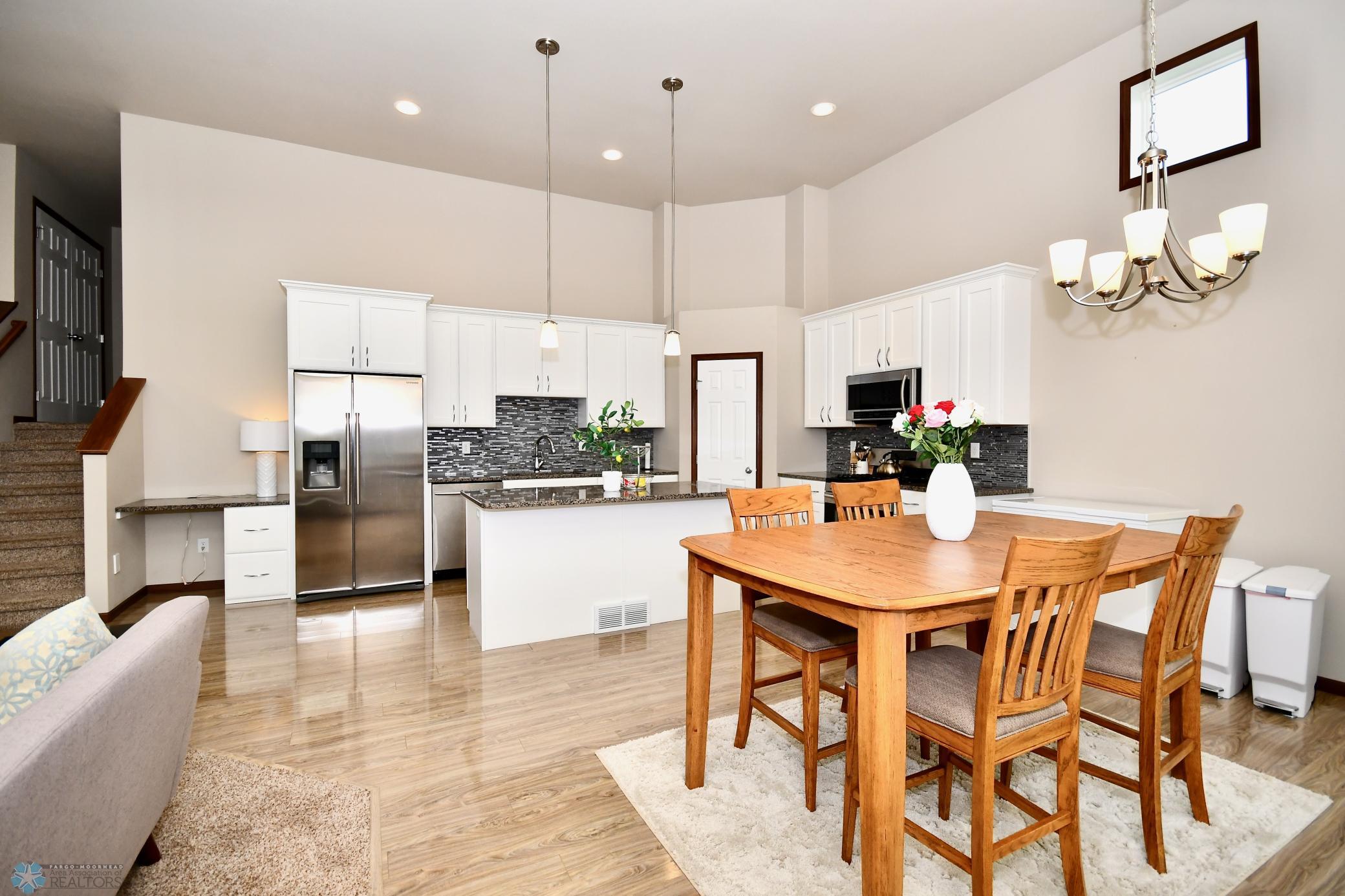 Dining to Kitchen