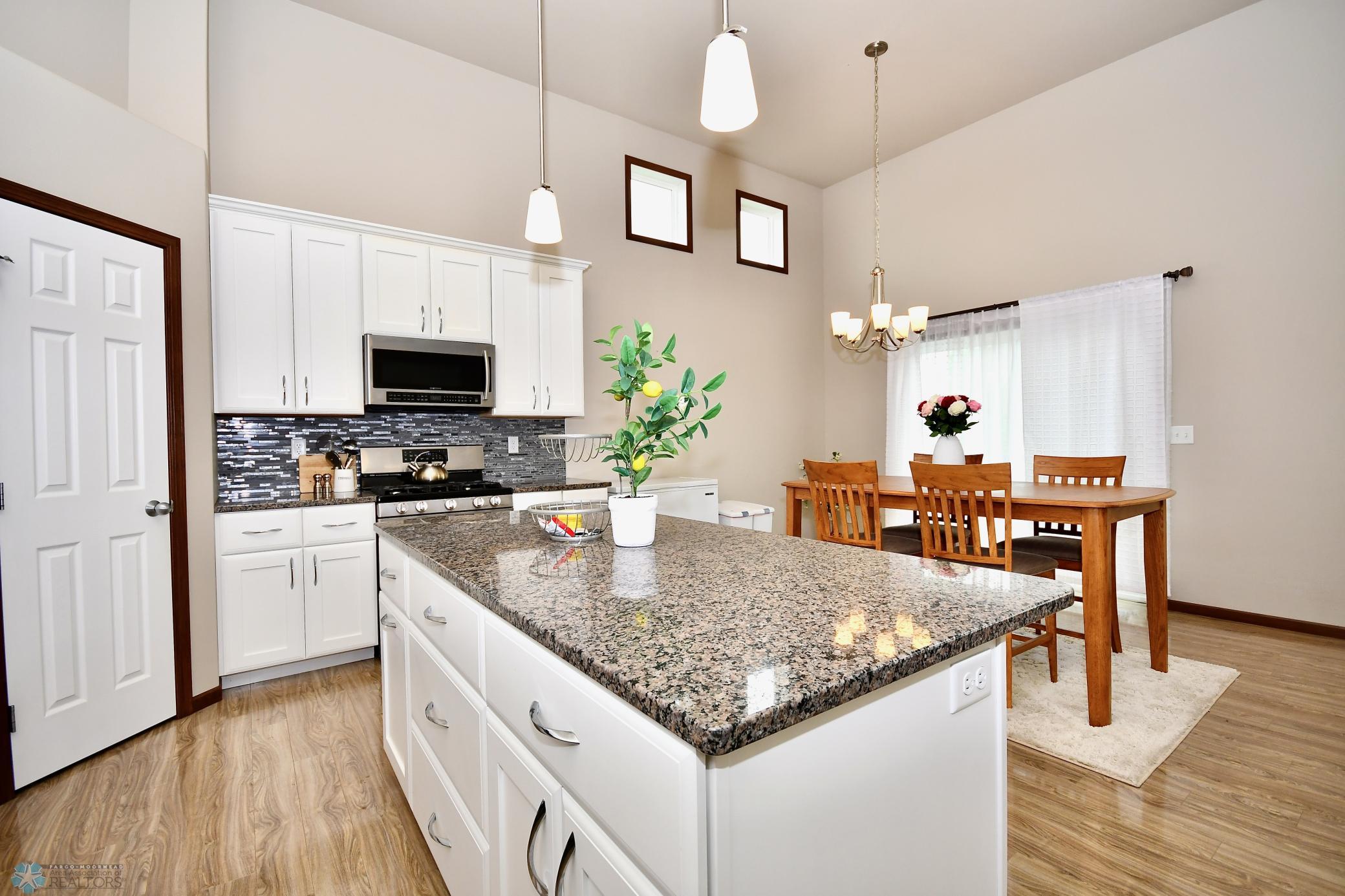 Large Island for Entertaining