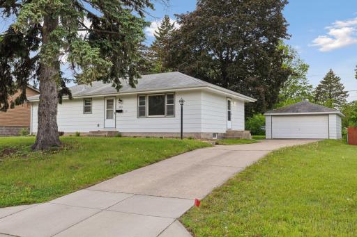 6813 Beard Avenue N, Minneapolis, MN 55429