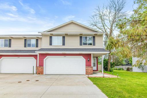 1884 Deer Hills Trail, Saint Paul, MN 55122