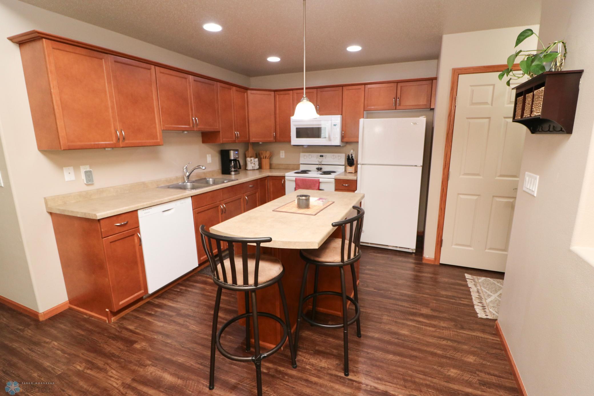5-Kitchen.jpg
