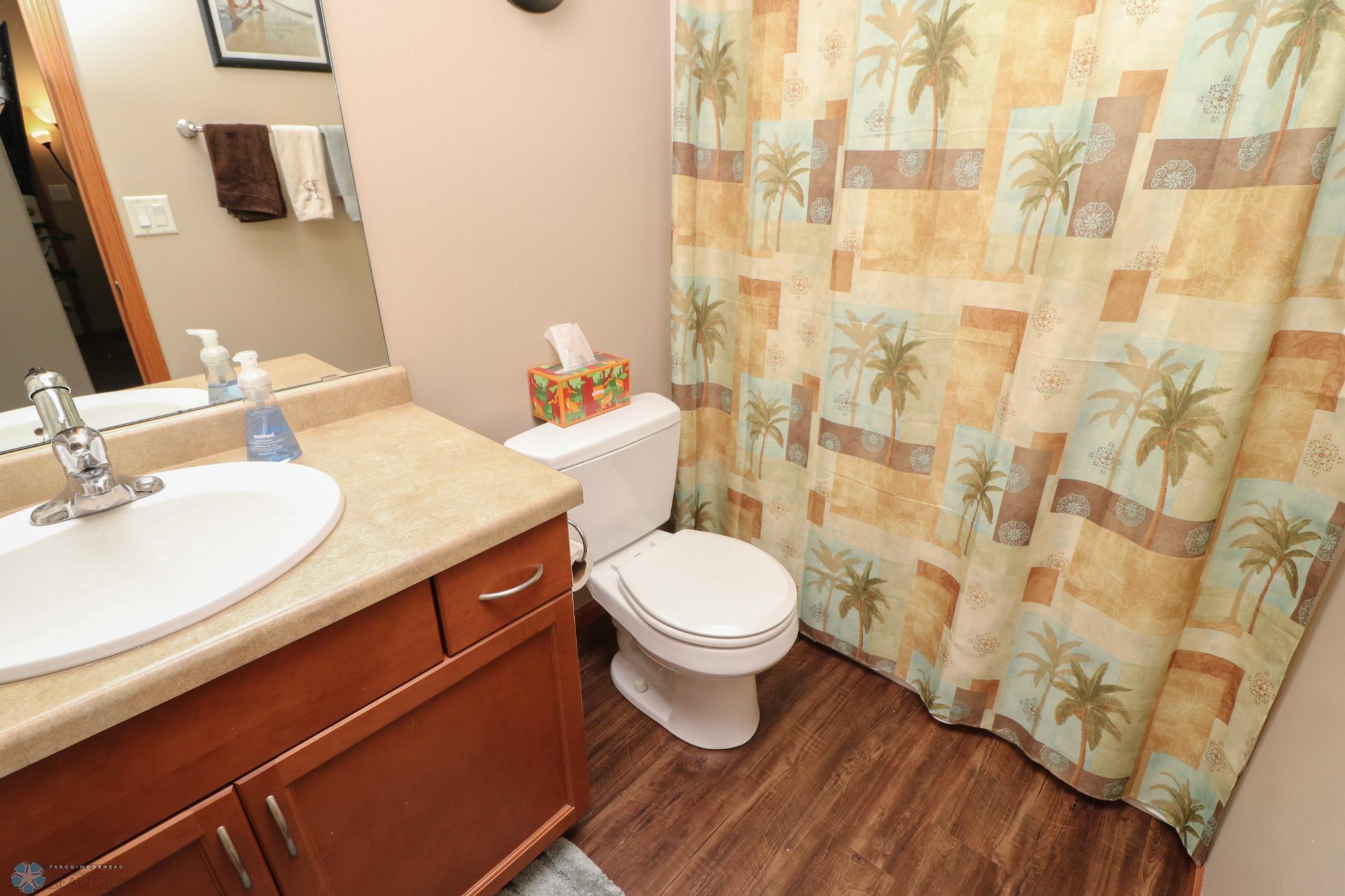 7-Full bath.jpg