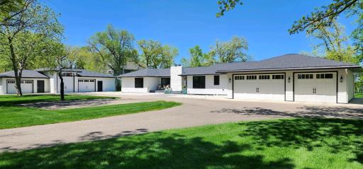 509 S Le Homme Dieu Drive NE, Alexandria, MN 56308