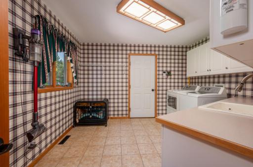 34660 Reginawood Road, Grand Rapids, MN 55744