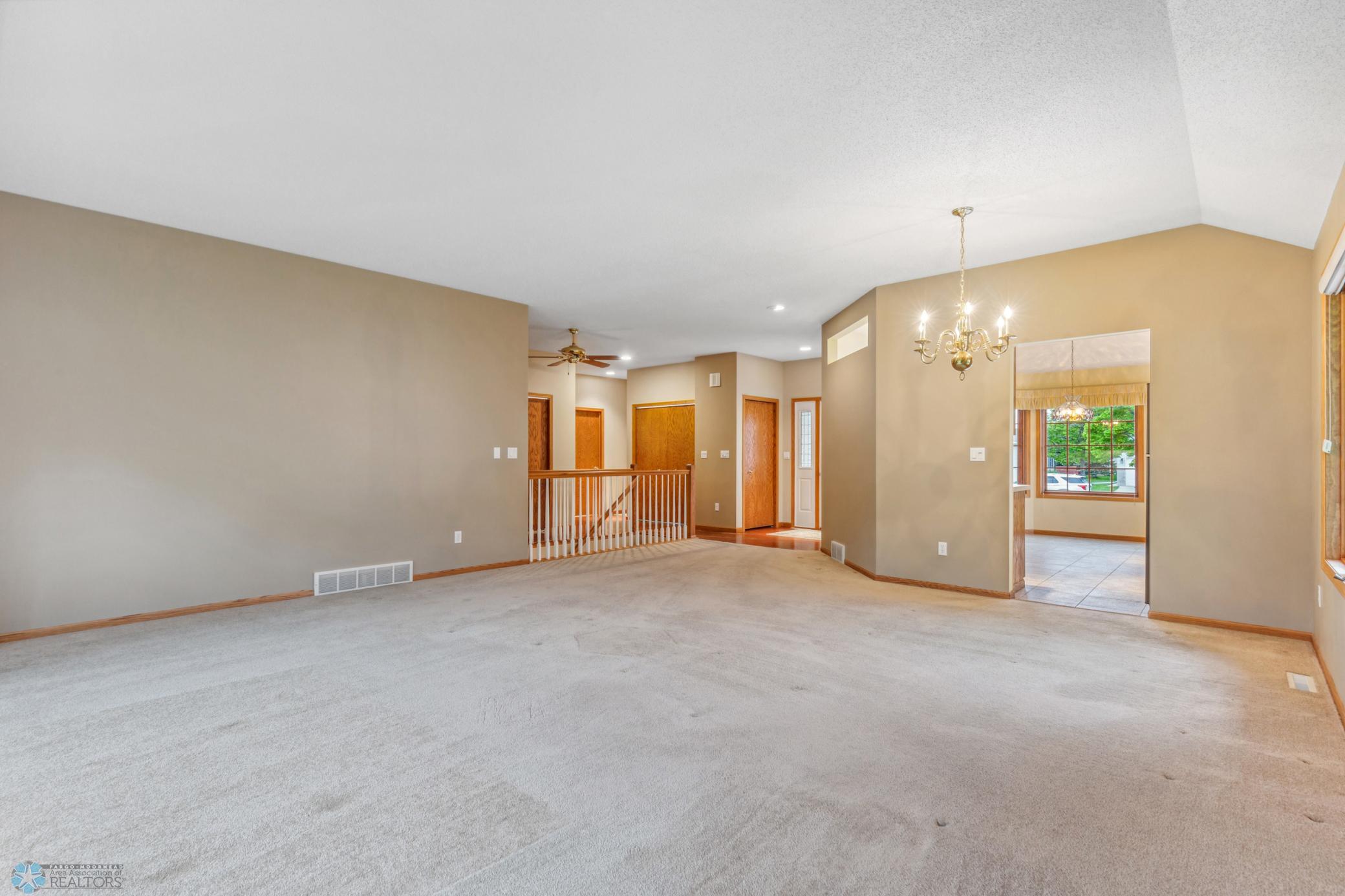 Living Room /Dining