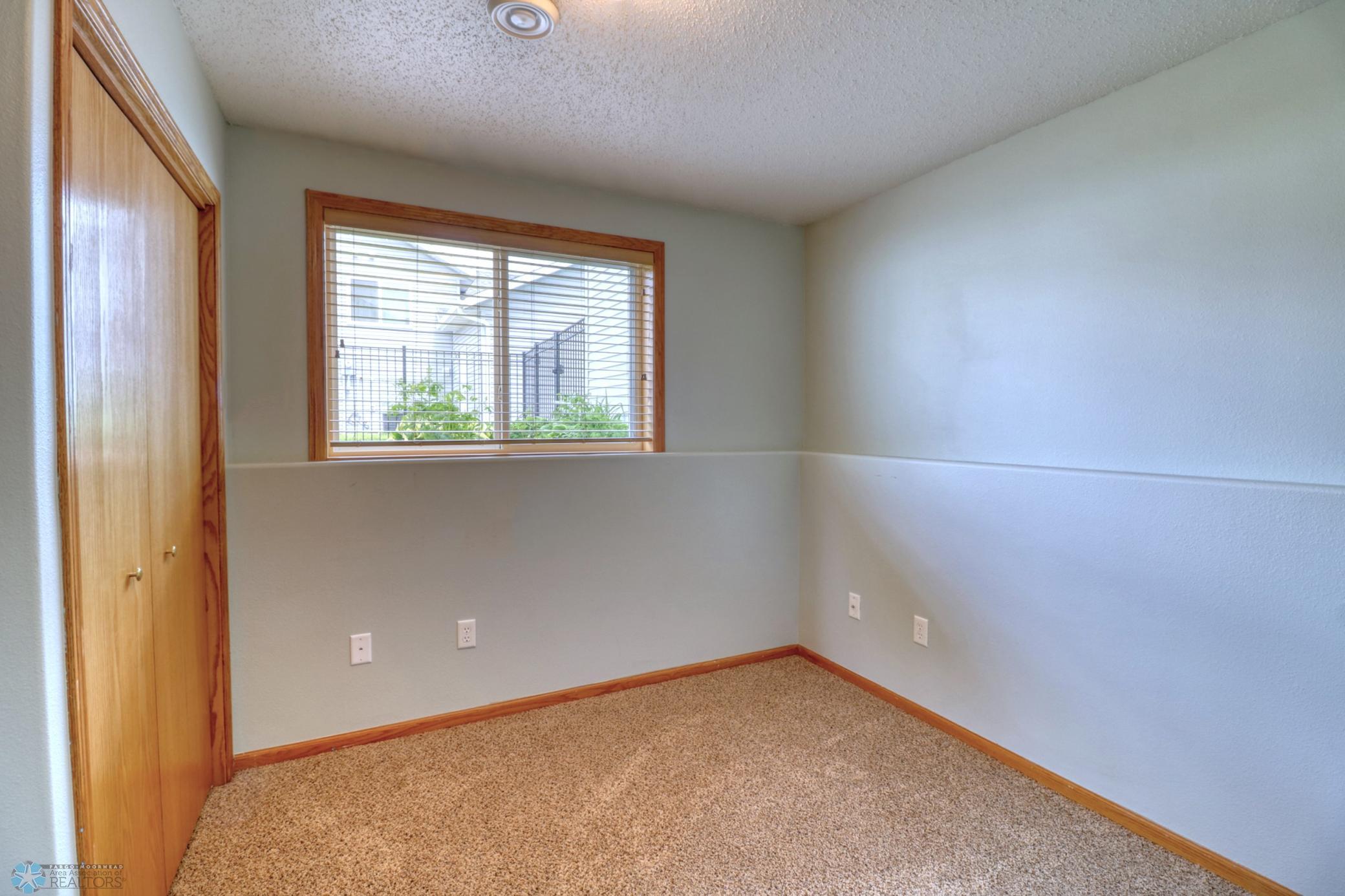 Lower Level 2_Bedroom1_1.jpg