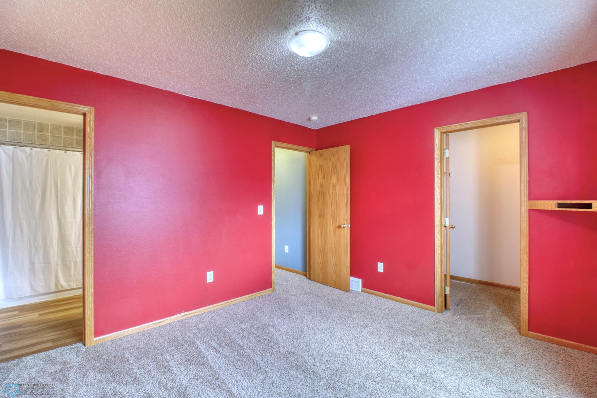 Upper Level Bedroom2_1.jpg