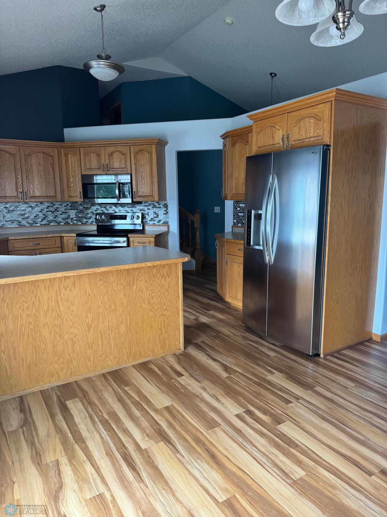 Kitchen 1_1.jpg