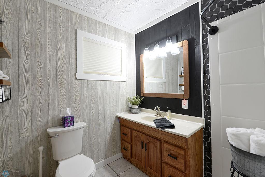 Main Floor 3/4 Bath