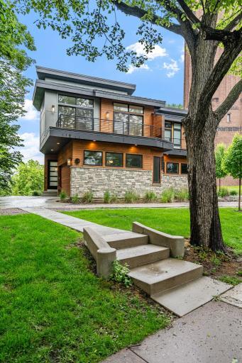 Photo for 1726 Kenwood Parkway, 200, Minneapolis, MN 55405 - Listing #6539817 1726 Kenwood Parkway, 200, Minneapolis, MN 55405