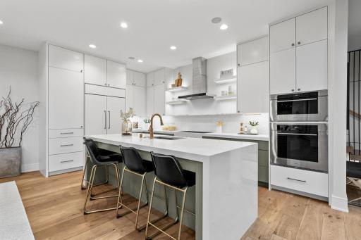 Photo for 1726 Kenwood Parkway, 200, Minneapolis, MN 55405 - Listing #6539817 1726 Kenwood Parkway, 200, Minneapolis, MN 55405