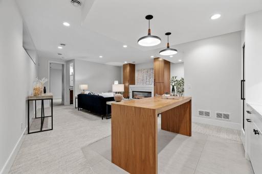 Photo for 1726 Kenwood Parkway, 200, Minneapolis, MN 55405 - Listing #6539817 1726 Kenwood Parkway, 200, Minneapolis, MN 55405