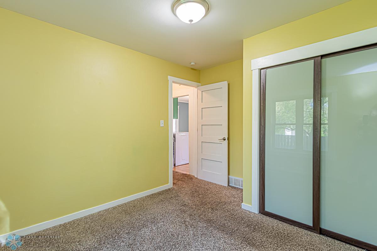 611 5th Ave S, Moorhead, MN 56560-15.jpg
