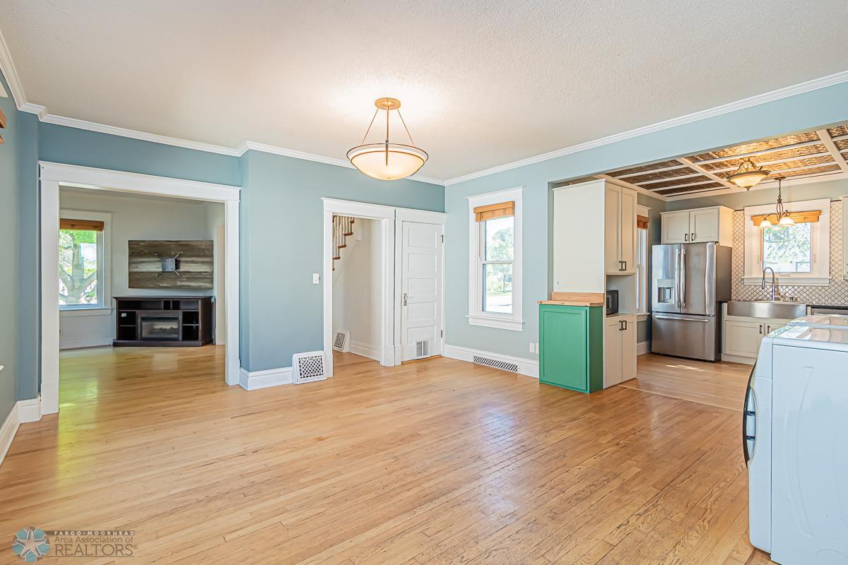 611 5th Ave S, Moorhead, MN 56560-07.jpg