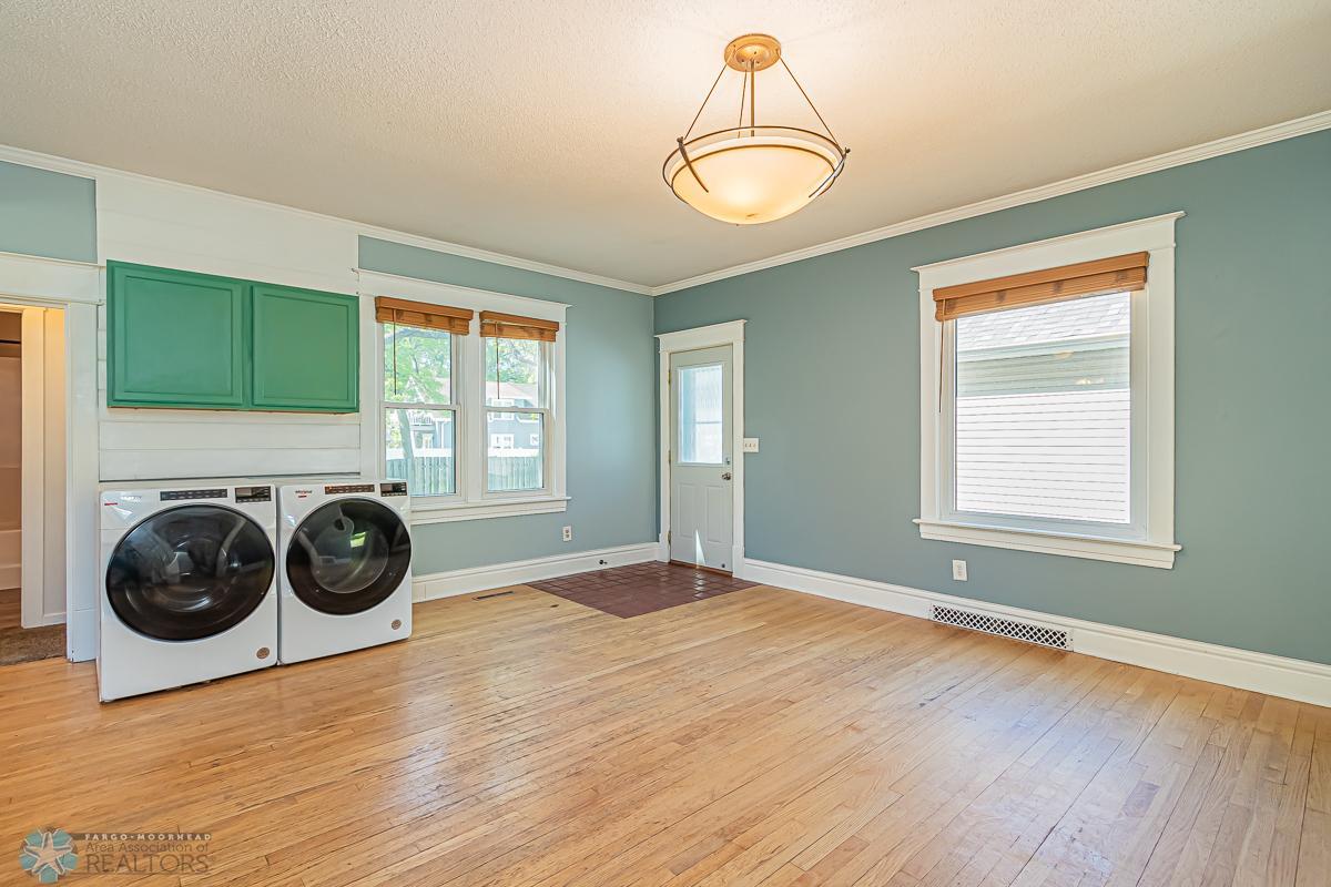 611 5th Ave S, Moorhead, MN 56560-08.jpg
