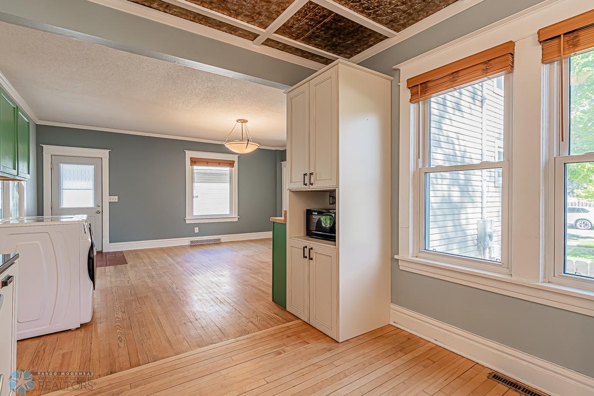 611 5th Ave S, Moorhead, MN 56560-12.jpg