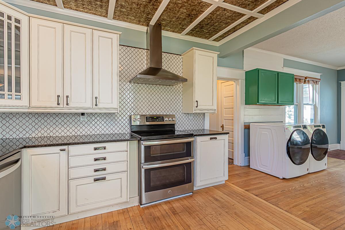 611 5th Ave S, Moorhead, MN 56560-11.jpg